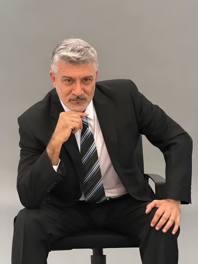Professor Manfred R. Schindler